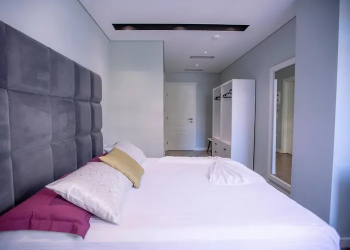 Olsi فندق ساراندا